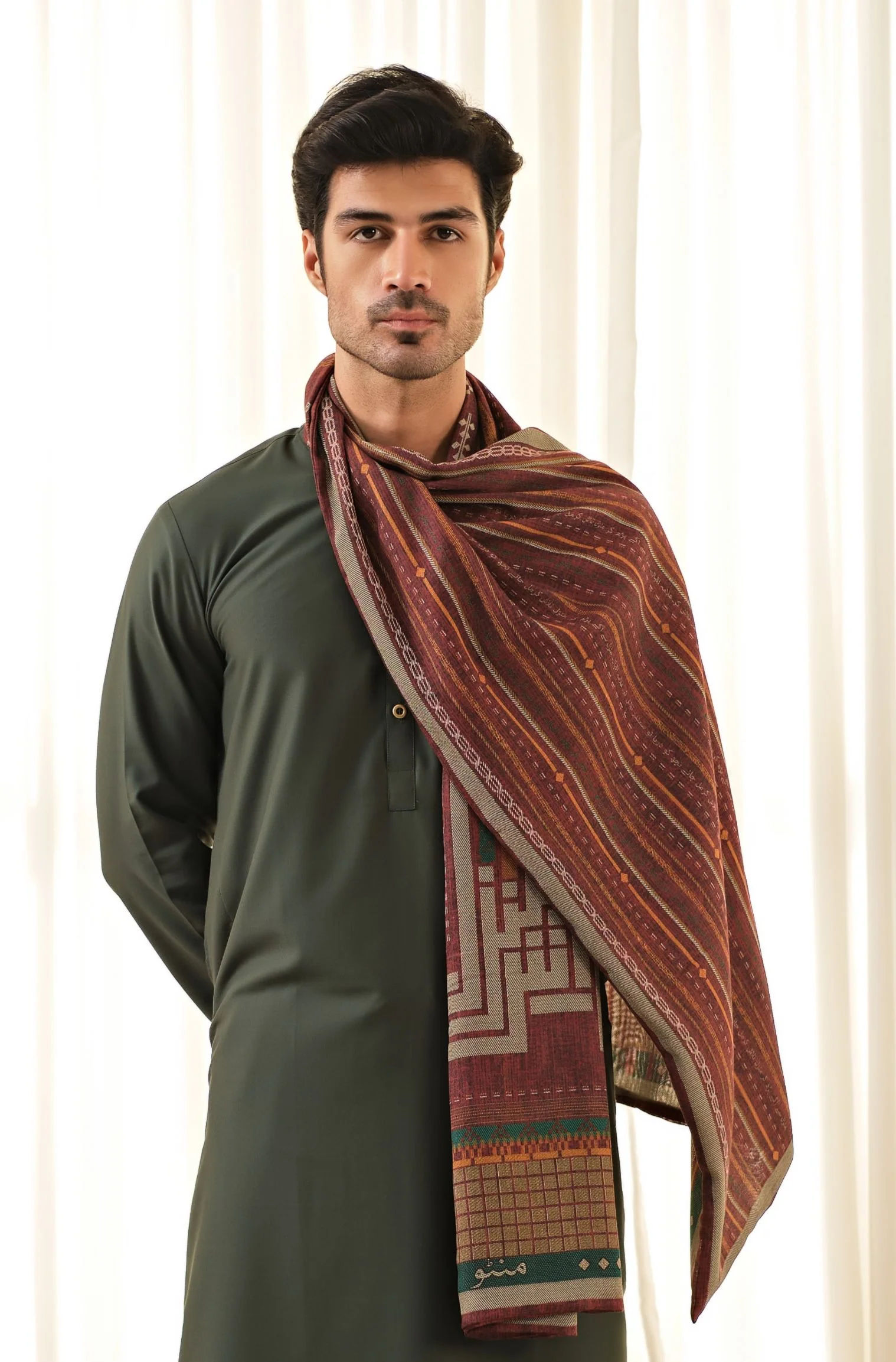 Talaash-e-Manzil Stole - Maroon - Image 2