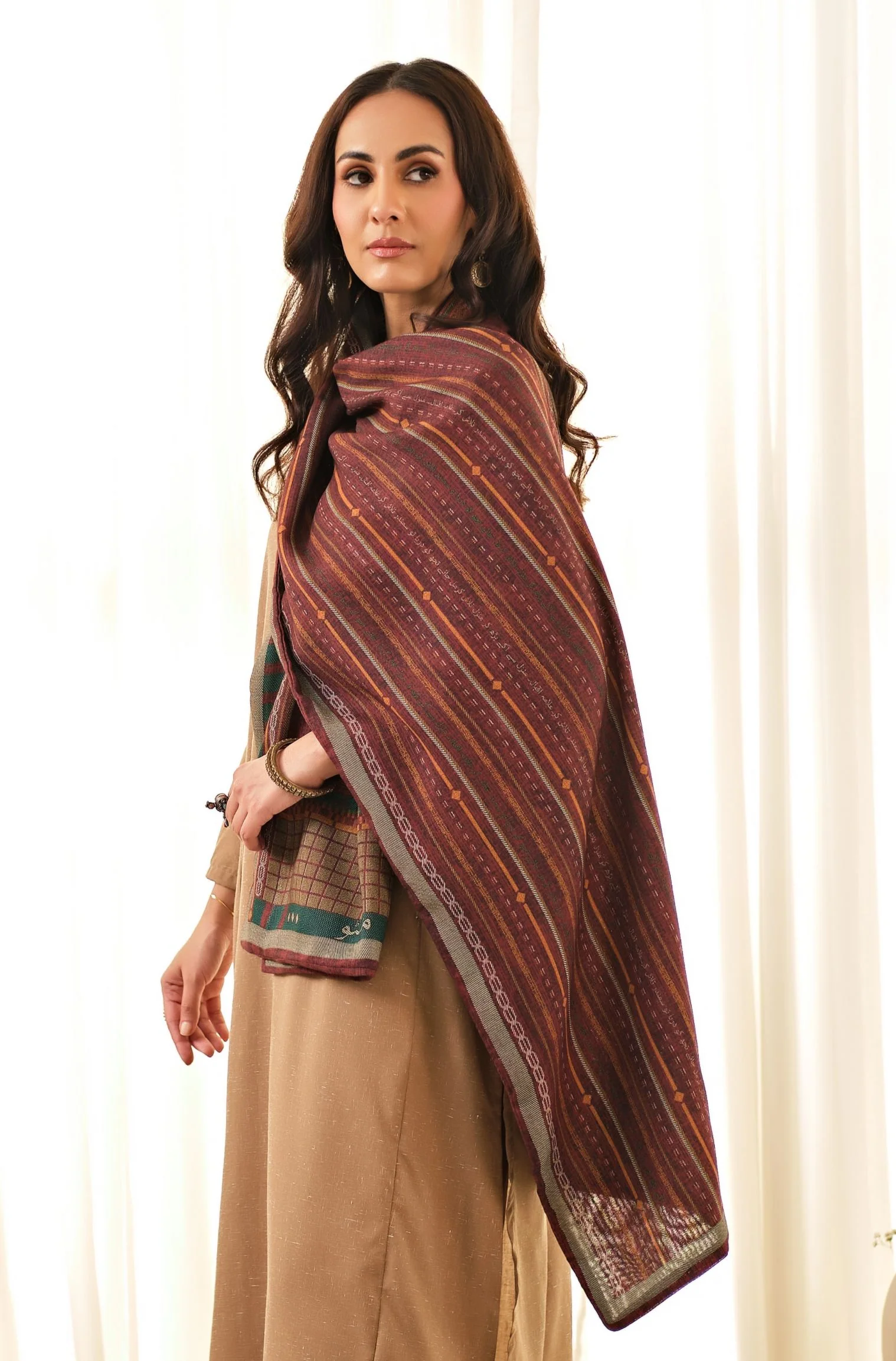 Talaash-e-Manzil Stole - Maroon - Image 3