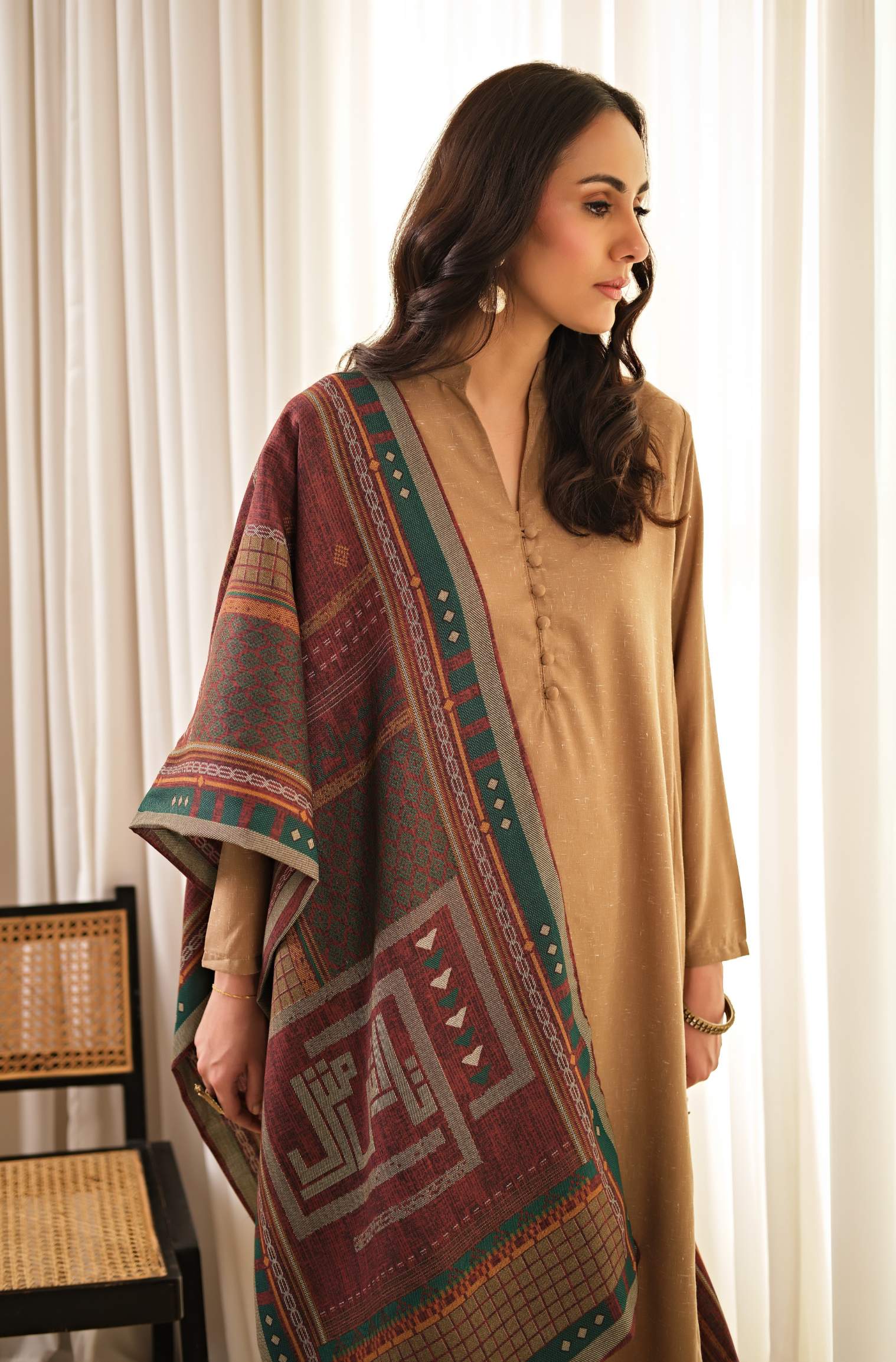Talaash-e-Manzil Stole - Maroon - Image 5