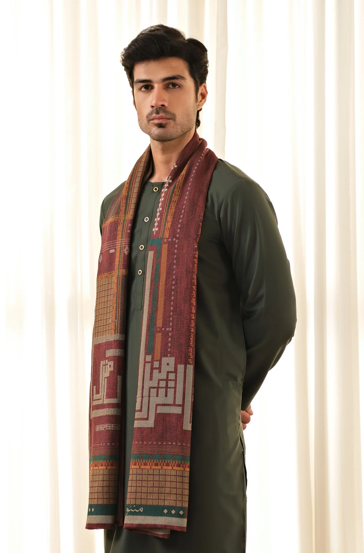 Talaash-e-Manzil Stole - Maroon - Image 6