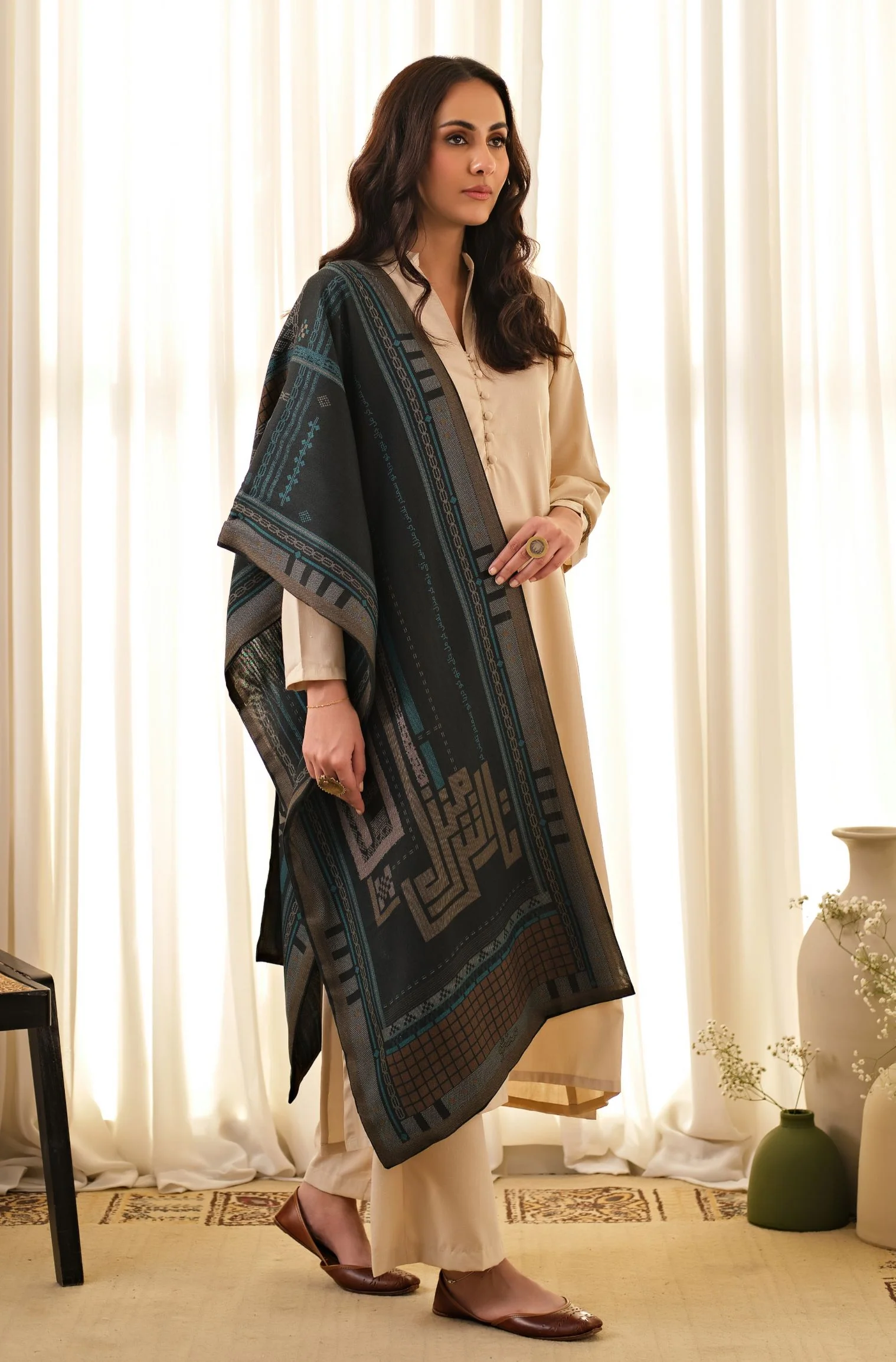 Talaash-e-Manzil Stole - Teal - Image 3