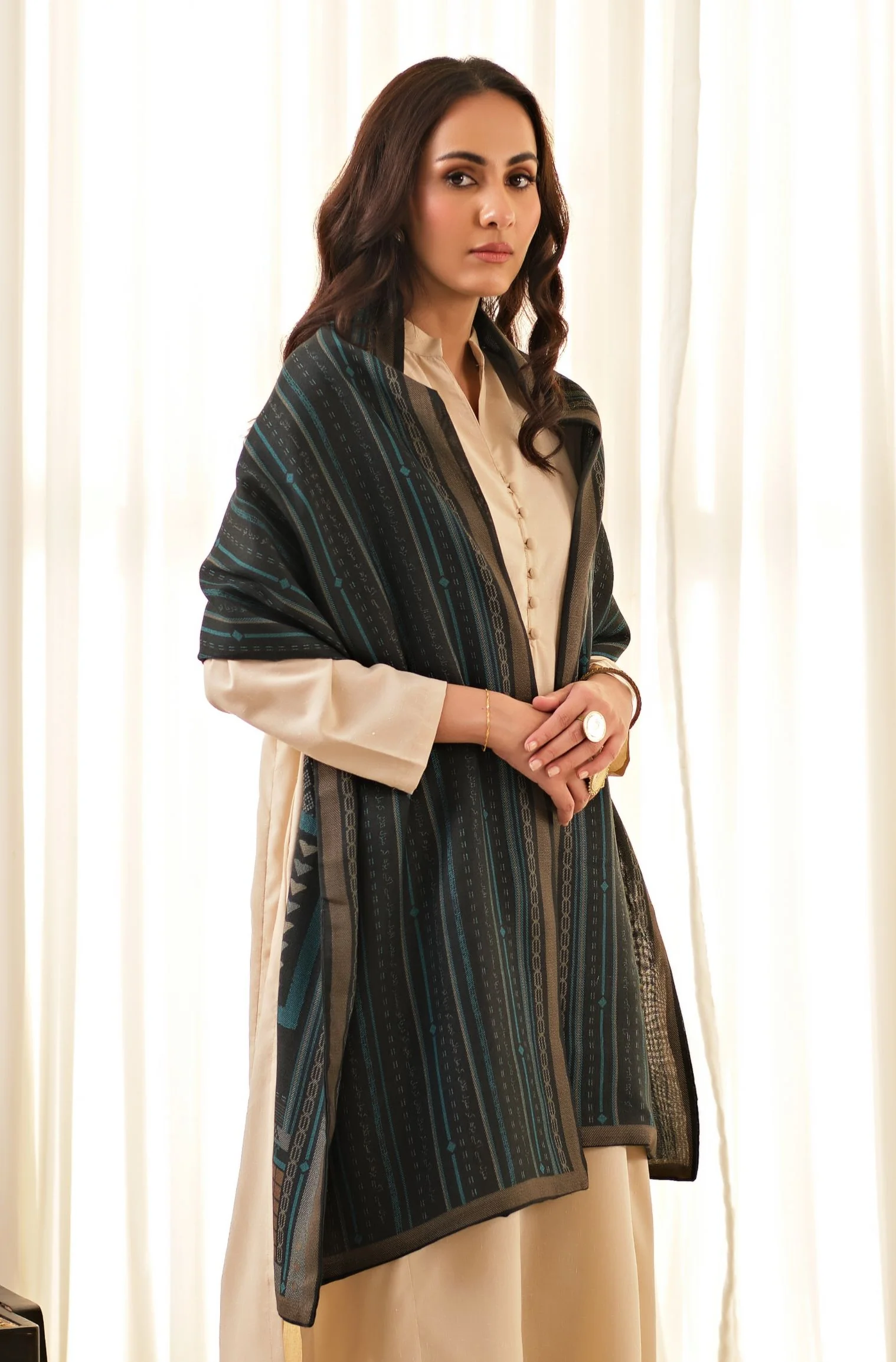 Talaash-e-Manzil Stole - Teal - Image 5