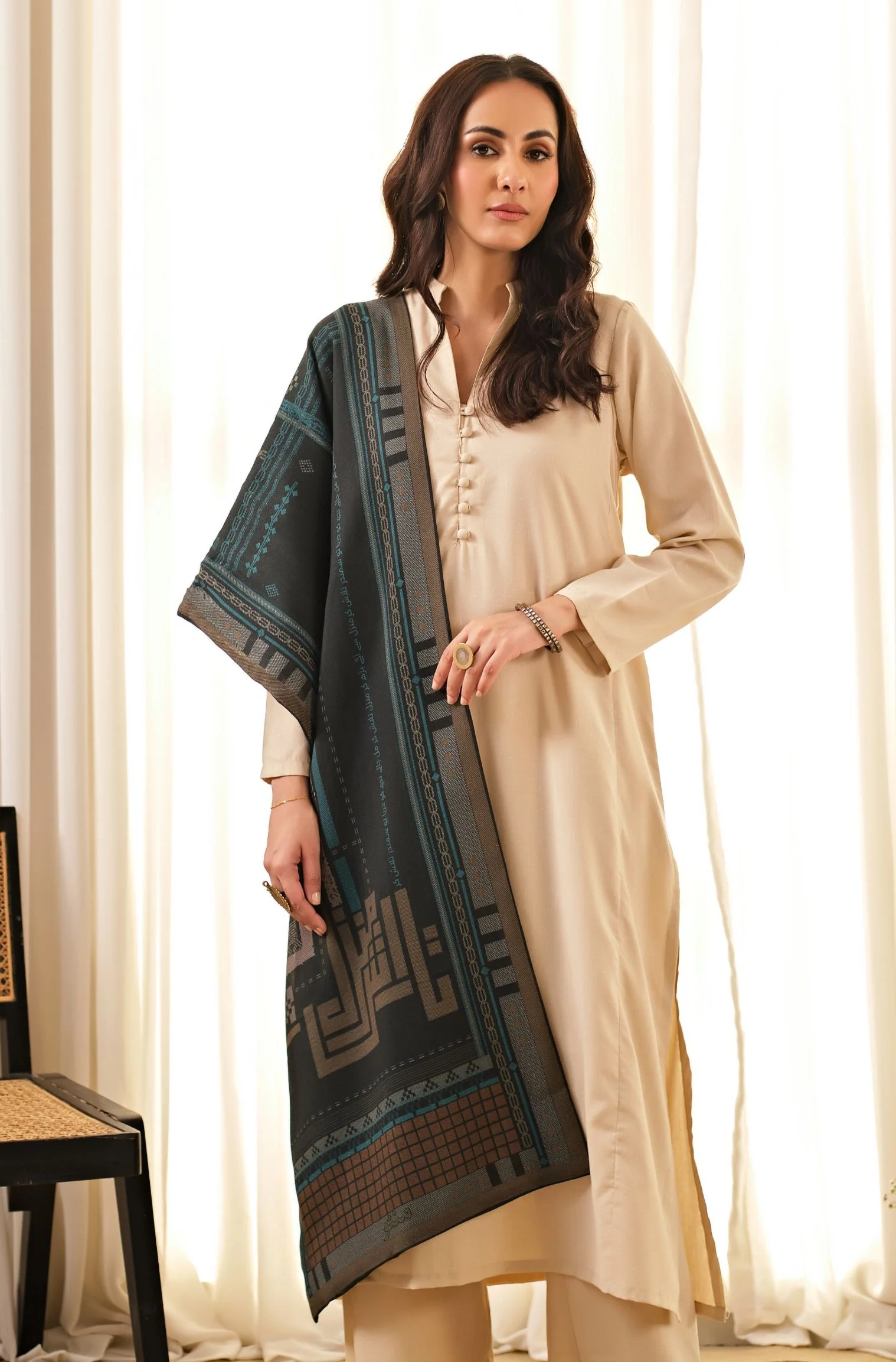 Talaash-e-Manzil Stole - Teal - Image 8