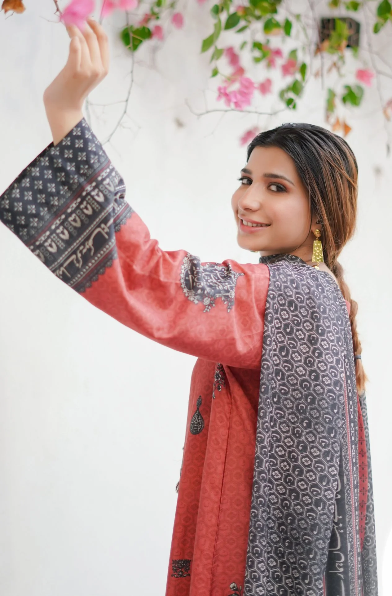 Uraan Dupatta - Rust & Black - Image 2