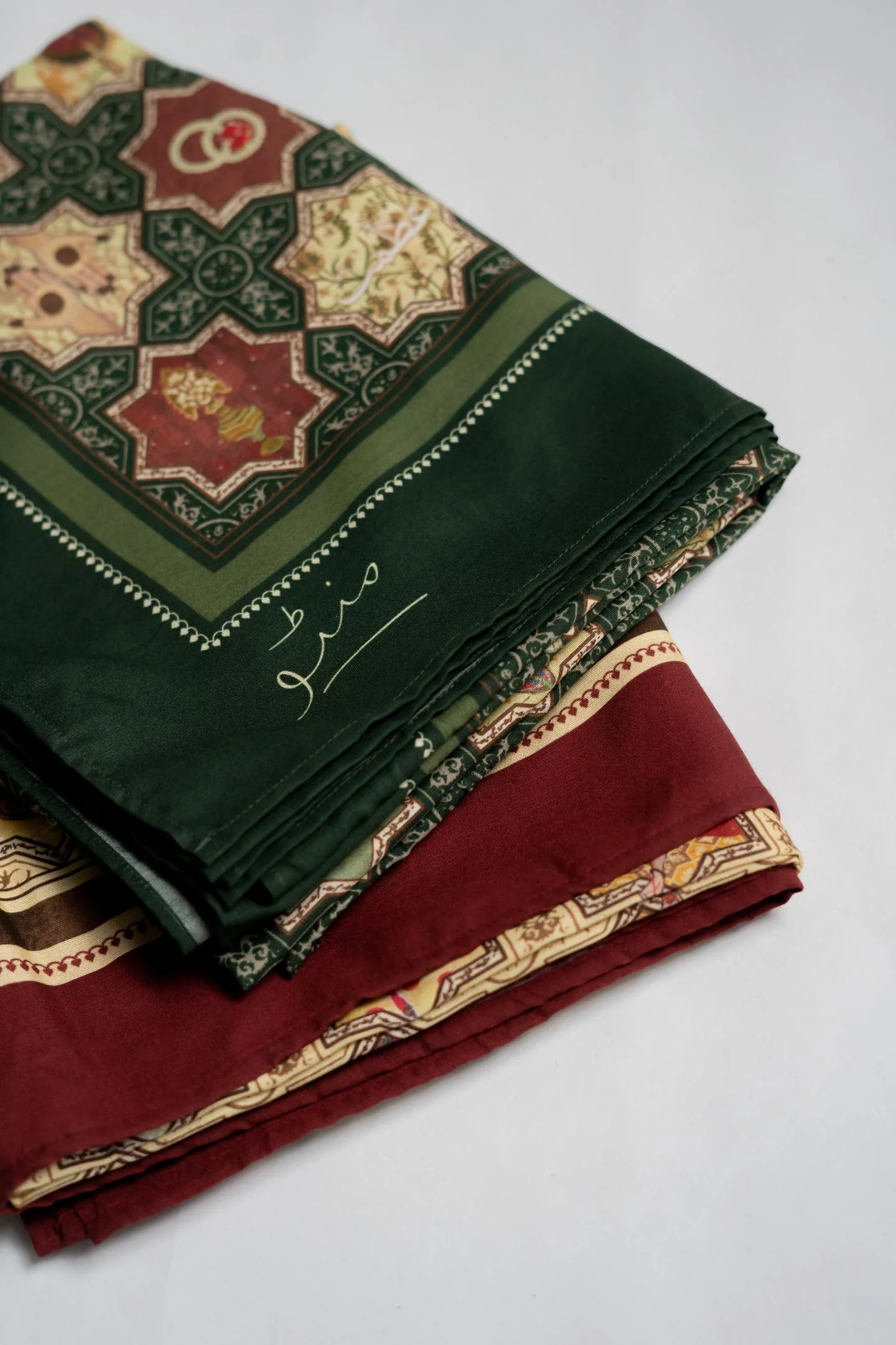 Zeenat Odhni - Antique Maroon - Image 10